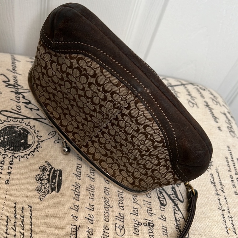 Coach Signature Brown Canvas Suede Trim Kisslock Framed Wristlet -Coin Wallet - Picture 7 of 16